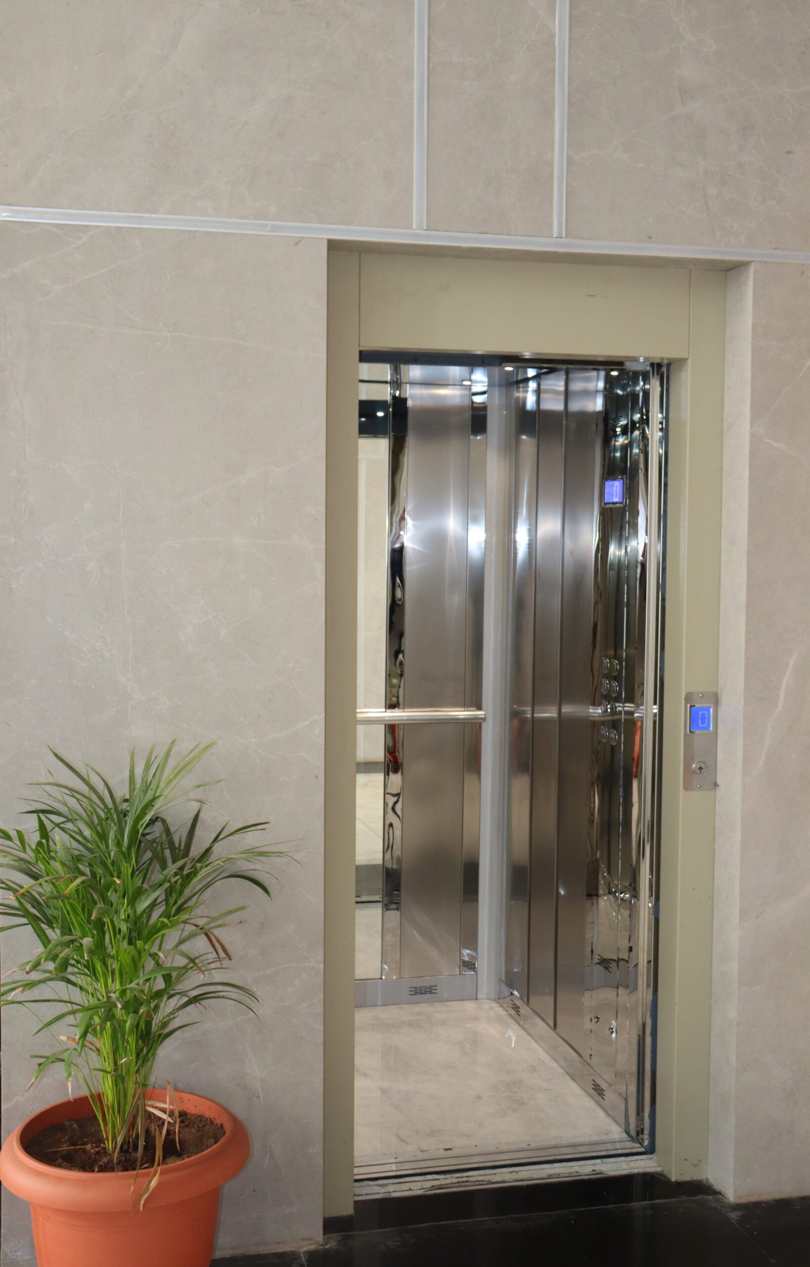 Centre Commercial et Plateaux Bureaux MABROKA - Image 8